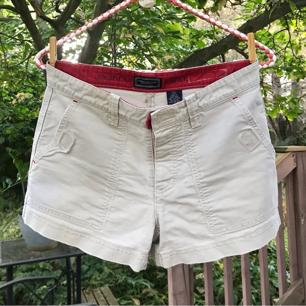 🦅American Eagle Outfitters Khaki Shorts